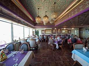 Ресторан Дарбарс / Darbars Ресторан Дарбарс / Darbars