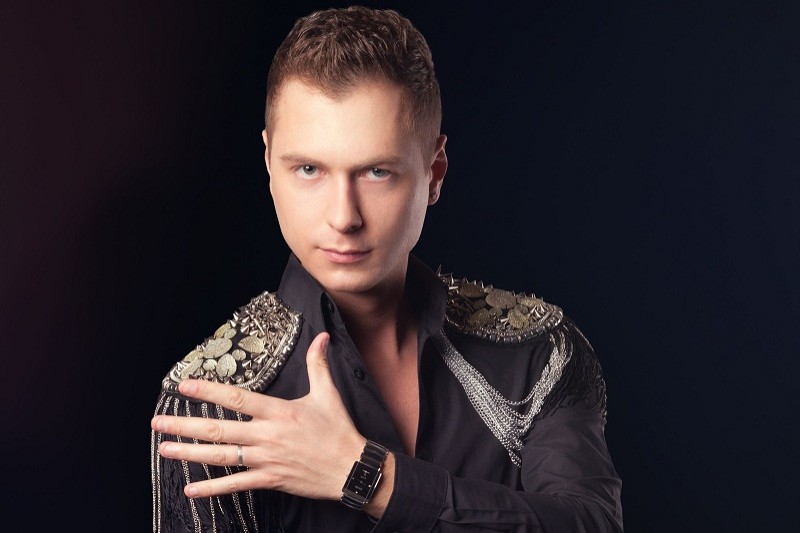 Дмитрий Кудрявцев. Иллюзионист, ведущий, певец.