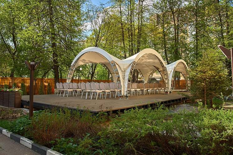 Ресторан гостиницы «Луна и лотос»