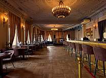 Исторический особняк-ресторан Комод / Commode 